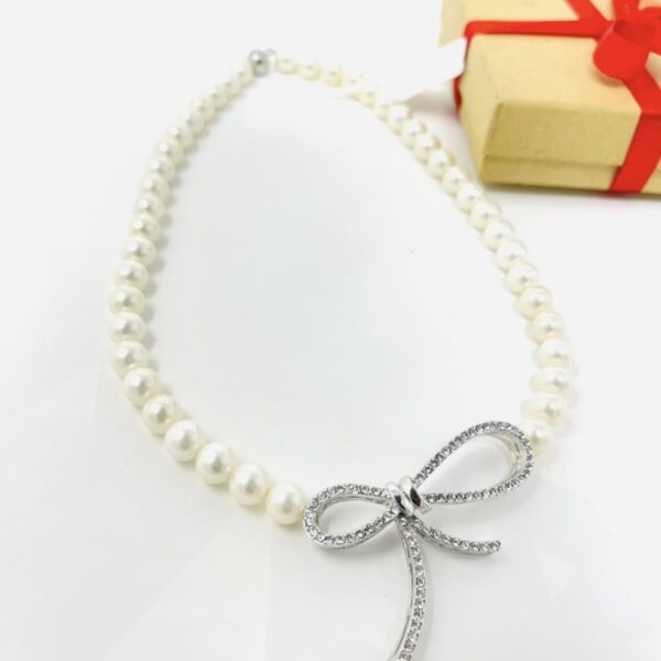 Pearl necklace