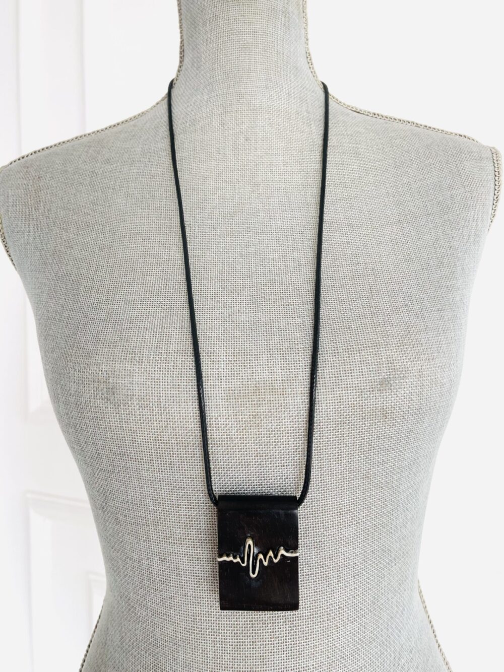 Retro boho leather cord necklace Wooden block sound waves