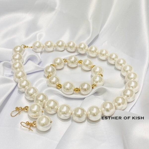 Large glass pearls necklace bracelet and earrings